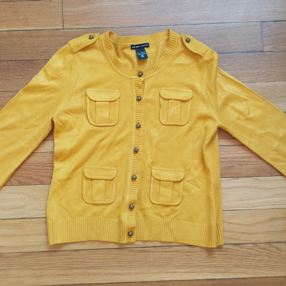 🛍️ Yellow New York & Company Cardigan 🛍️